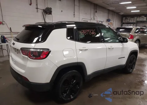 2018 Jeep Compass Altitude 4X4 z USA, uszkodzony, nr VIN 3C4NJDBB6JT304043